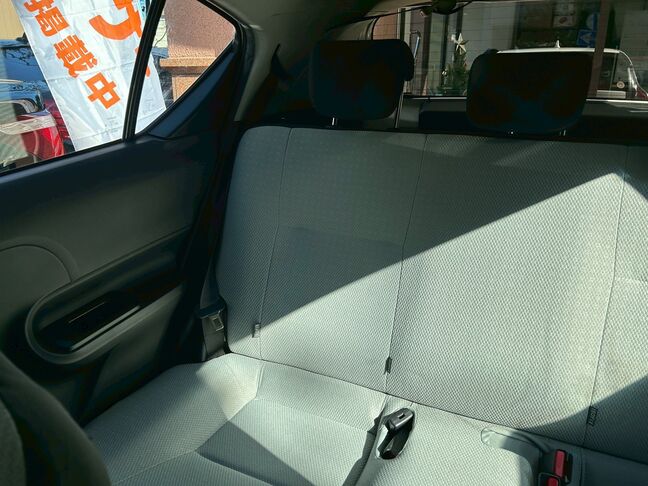 清潔感のあるシート！明るく快適な室内空間。【アクア】